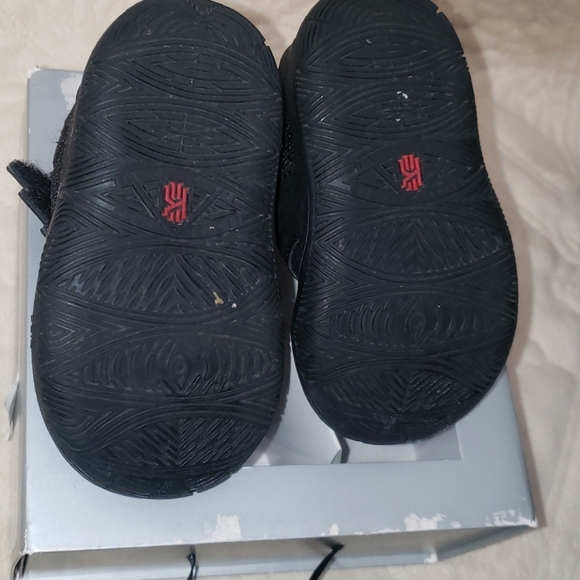 Infant kyrie 5 shoes - Picture 6 of 10